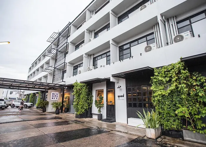 Blu Monkey Hotel Surat Thani