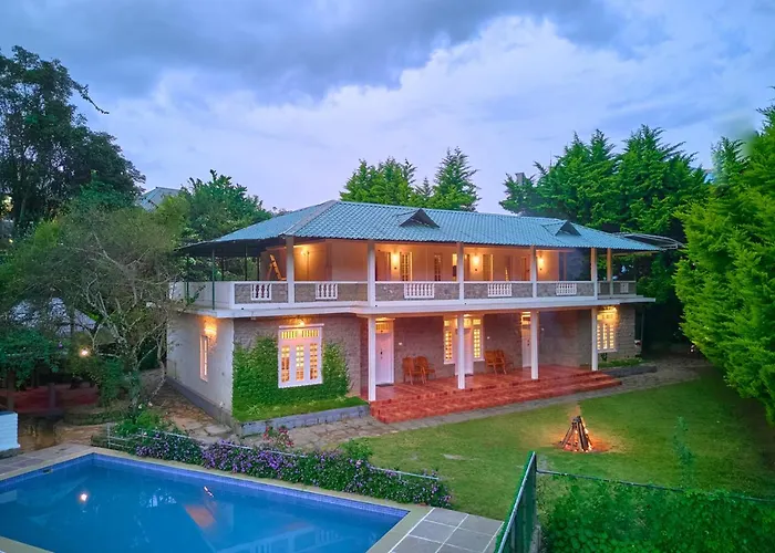Ministers Mansion Pool Resort Kanthalloor By Voye Homes ! Infinity Pool & Scenic Views