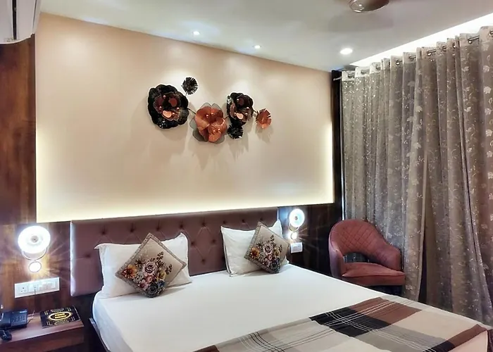Hotel Luxuria Ludhiana