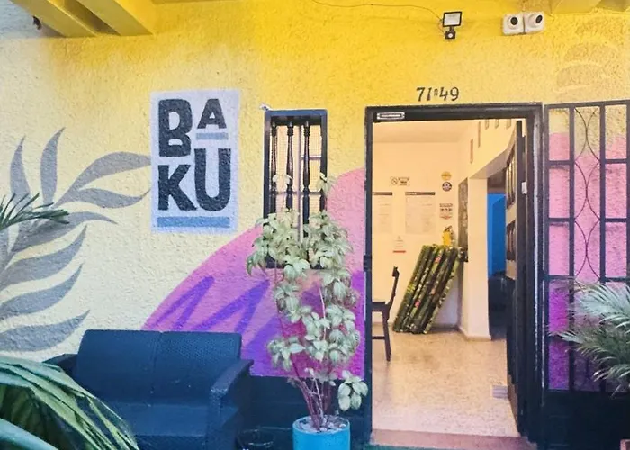 Baku Laureles Hostel Medellin