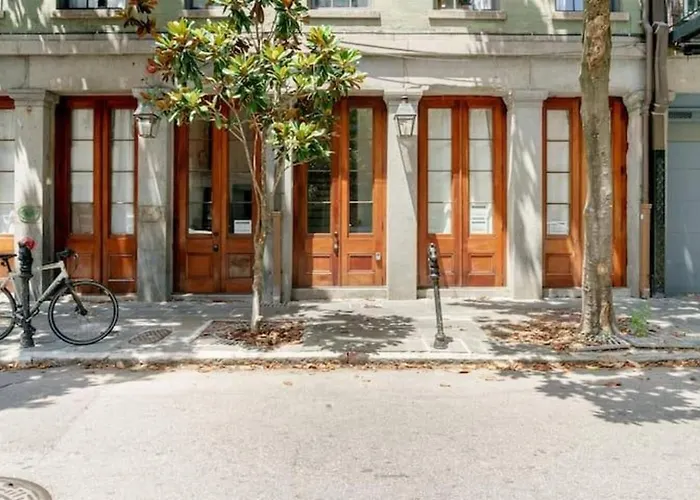Group-Friendly Suite Near Bourbon Street New Orleans
