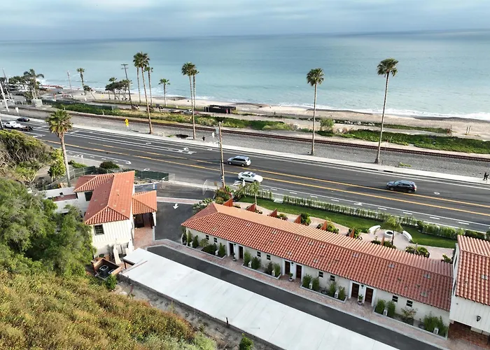 El Caminante Bar & Bungalows Dana Point
