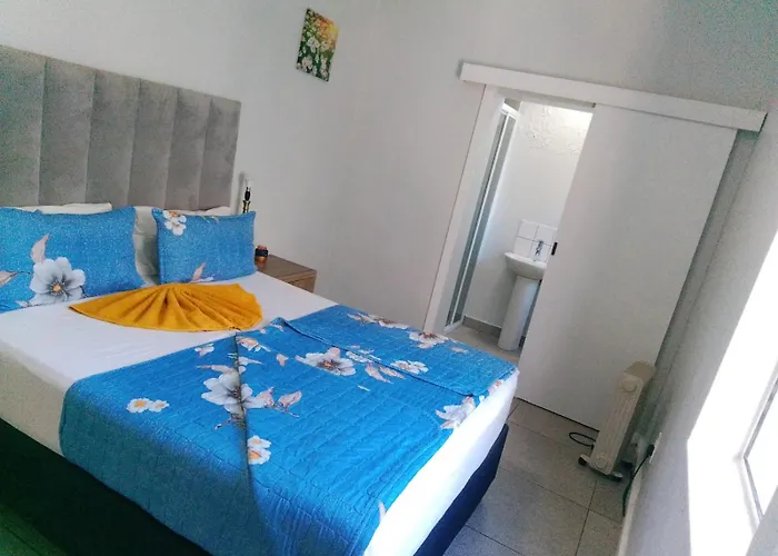 Neo & Ruks Guest House Salt River 1 Cape Town