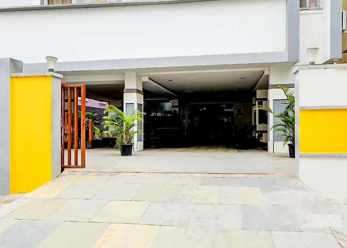 Fabhotel R3 Atmos Hyderabad