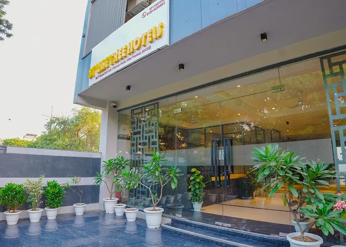 Lime Tree Hotel & Stays Greater Noida Nearby India Expo Centre & Mart