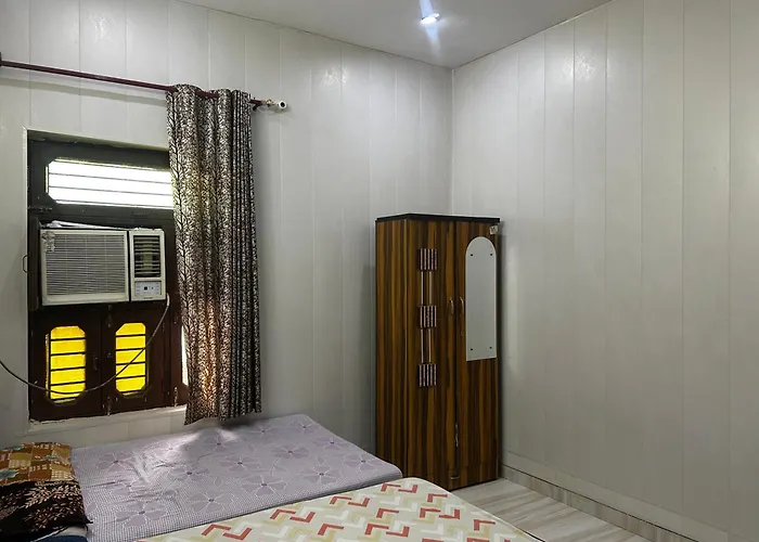 Braj Dhaam 89792Hariom16956 Hotel Mathura