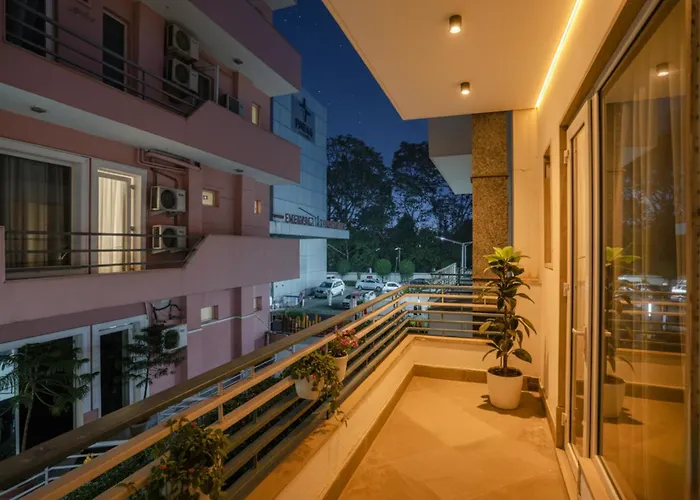 Fabhotel Premium Nest Near Paras Hospital, Gurgaon