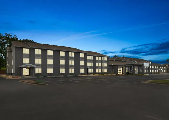 Country Inn & Suites By Radisson, Near The National Sports Center, Coon Rapids, Mn