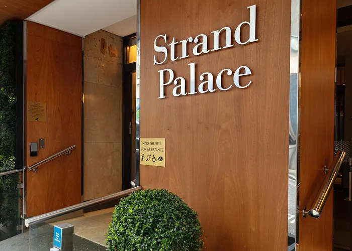 Strand Palace Londen
