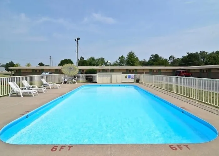 Americas Best Value Inn Iola