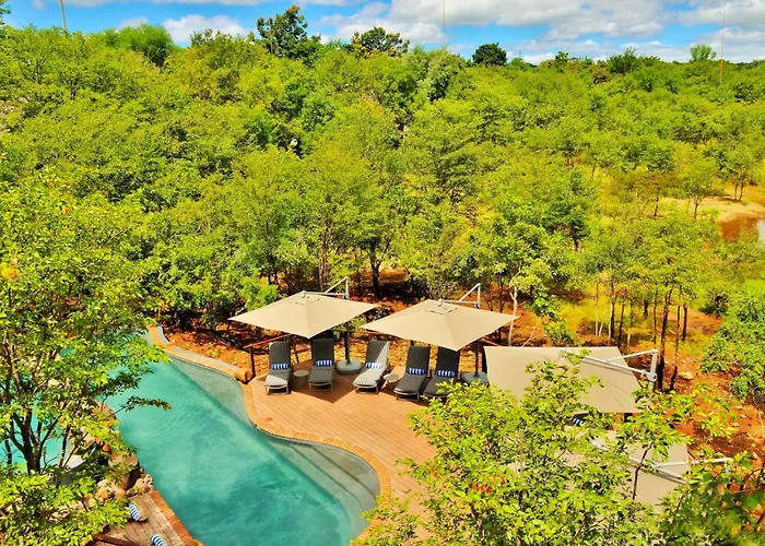 Victoria Falls Safari Club