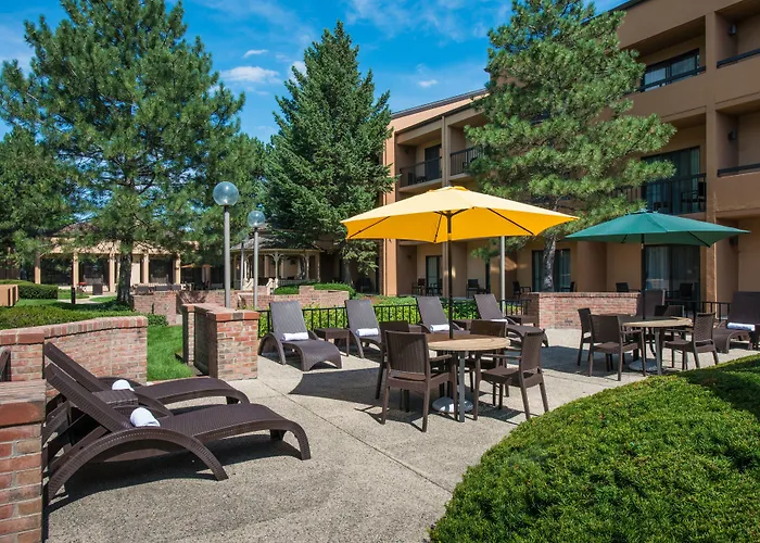 Courtyard Chicago Wood Dale / Itasca Hotel