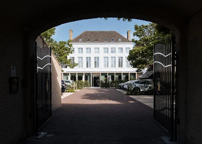 De Tuilerieen - Small Luxury Hotels Of The World Brujas
