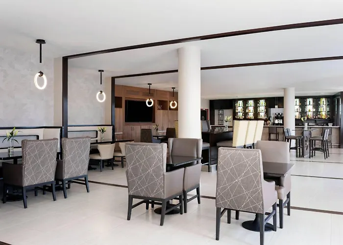 Delta Hotels By Marriott Woodbridge Iselin