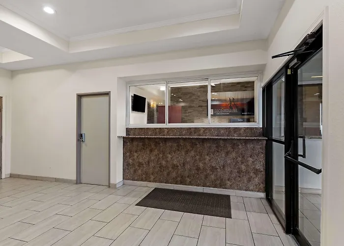 Red Lion Inn & Suites Caseyville
