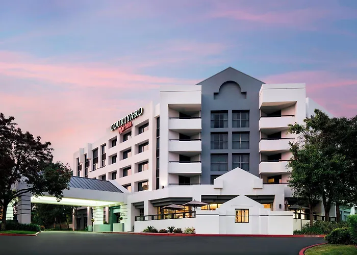 Courtyard By Marriott Richmond Berkeley Hotel