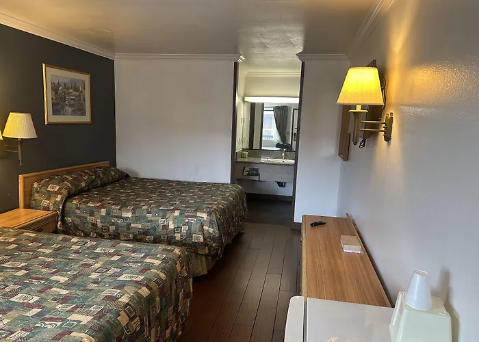 Palm Inn Hotel Near Tyler Mall Riverside