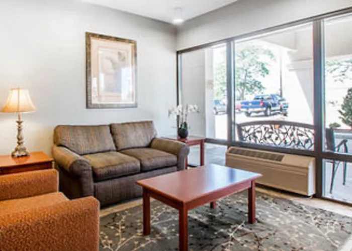 Quality Inn - Us65 @ East Battlefield Road Springfield