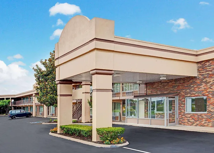 Days Inn By Wyndham Clarksville Tn