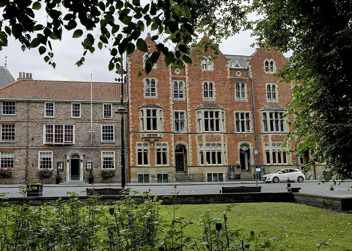 Hotel The Dean Court York
