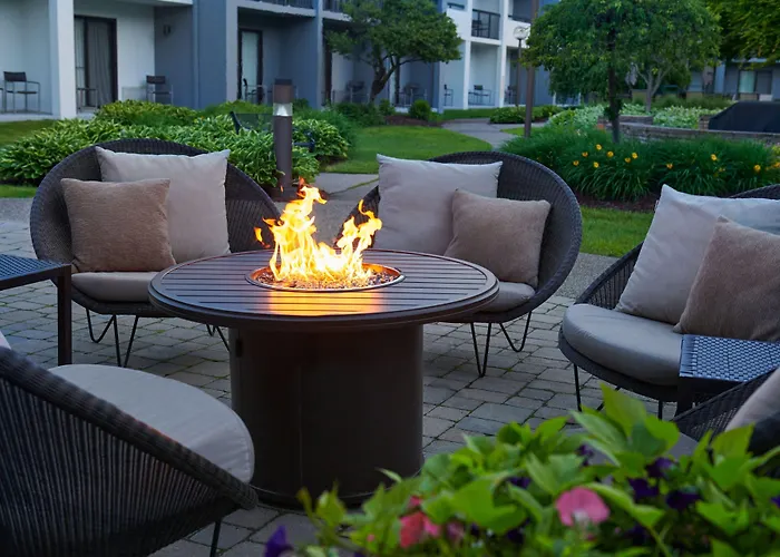 Courtyard By Marriott Detroit Troy Hotel