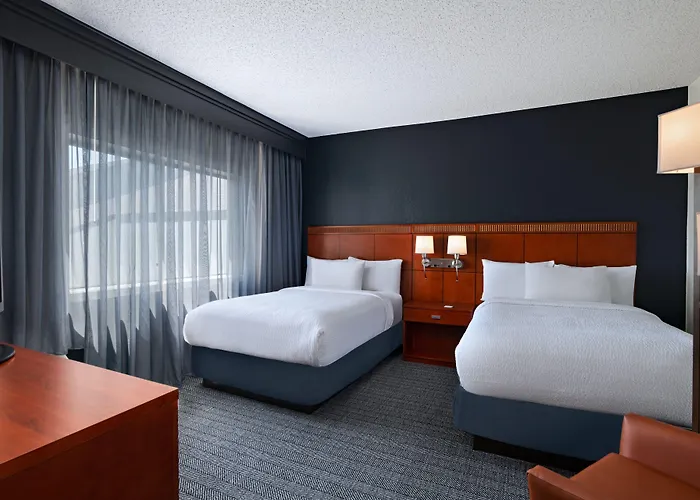 Courtyard By Marriott Dallas Arlington Entertainment District