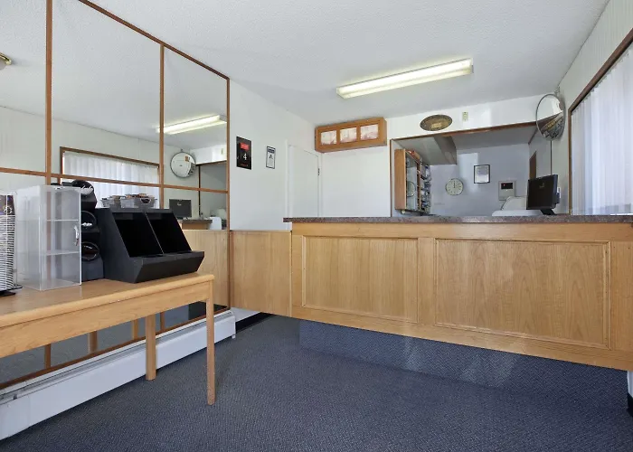 Travelodge By Wyndham Moose Jaw