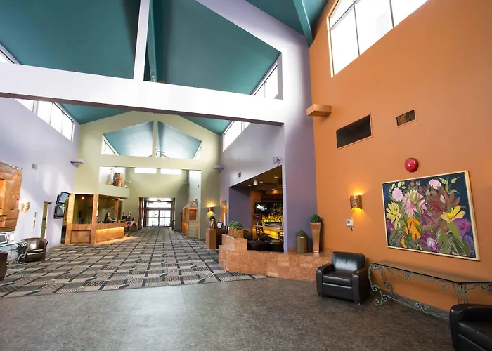 Royal Hotel West Edmonton, Trademark Collection By Wyndham