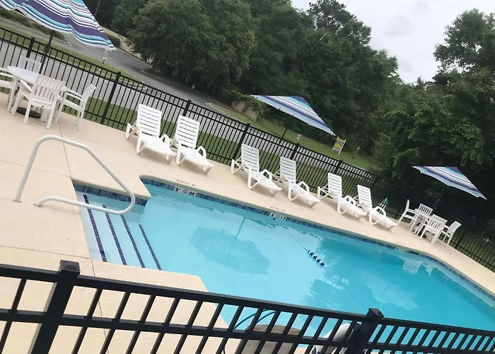 Baymont By Wyndham Lake Park Valdosta I75