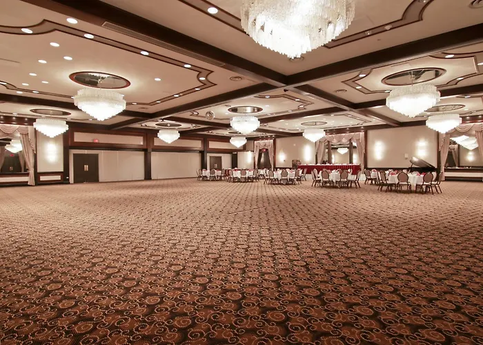 Chateau Lacombe Hotel Edmonton