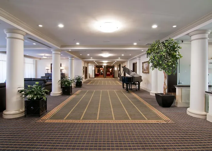 Chateau Lacombe Hotel Edmonton