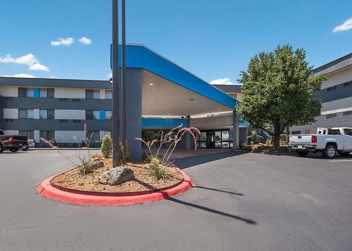 Clarion Pointe Okc Airport Hotel Oklahoma City