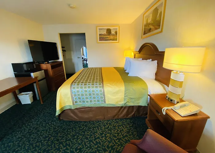 Harrisonville Inn & Suites