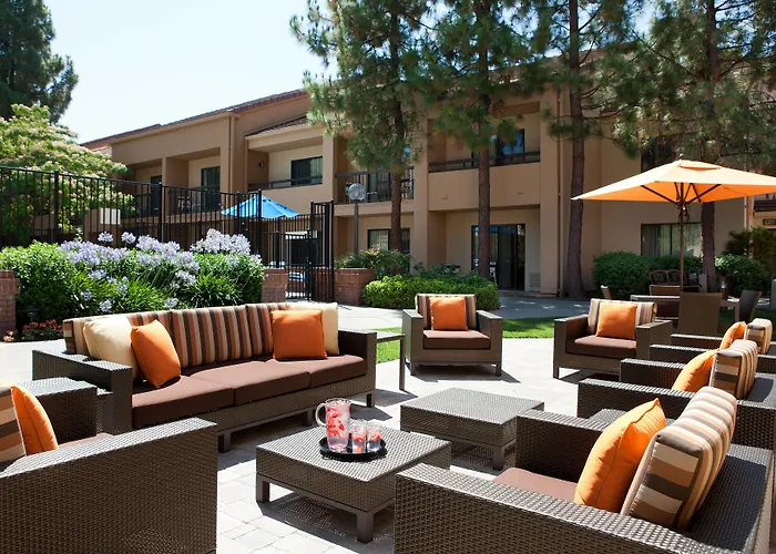 Courtyard By Marriott Pleasanton Hotel