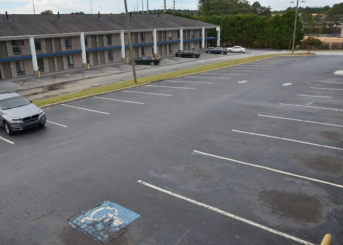 Baymont By Wyndham Covington Hotel
