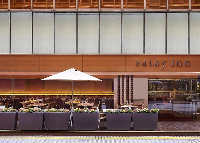 The Royal Pacific Hotel & Towers ฮ่องกง