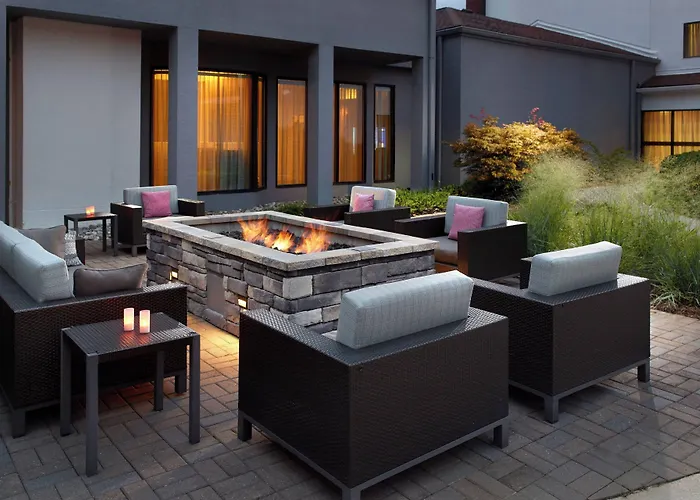 Courtyard By Marriott Raleigh Cary Hotel