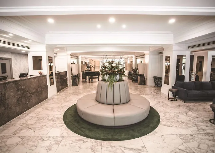 The Savoy Hotel On Little Collins Melburne