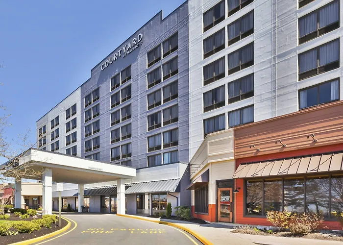 Courtyard By Marriott Secaucus Meadowlands Hotel