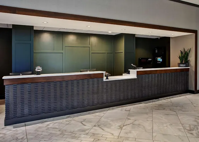Doubletree By Hilton Lansing Hotel
