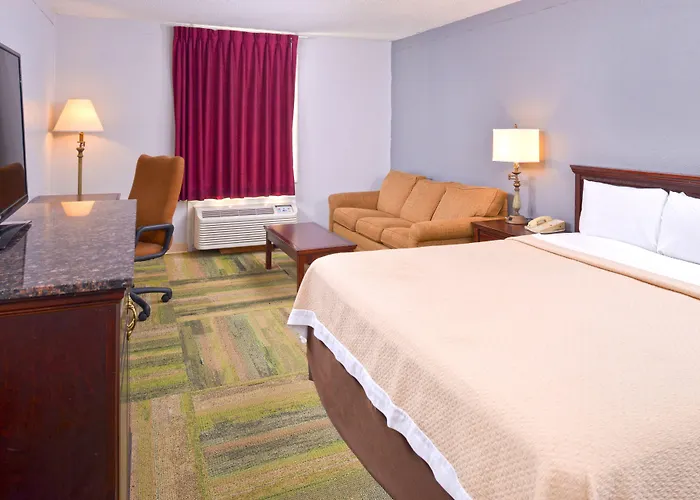 Country Garden & Suites-Benton
