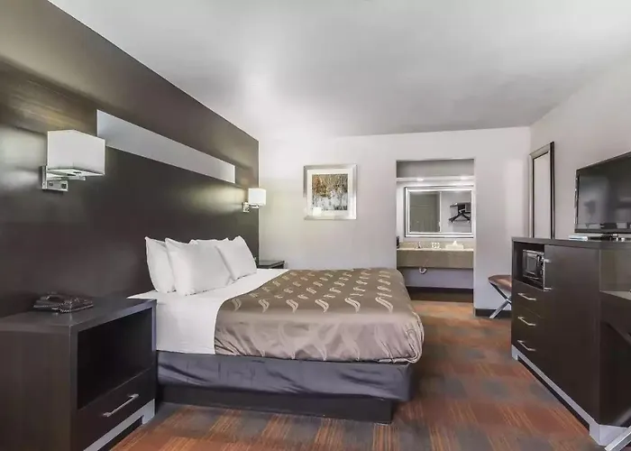 Quality Inn And Suites Stuttgart