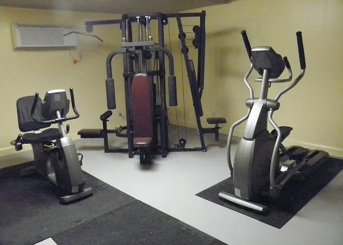 Regency Inn & Suites West Springfield