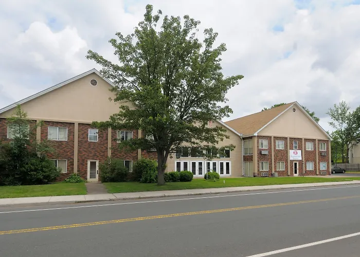 Regency Inn & Suites West Springfield