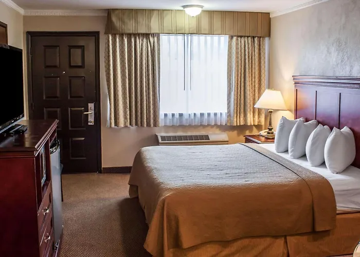 Quality Inn & Suites Fife Seattle
