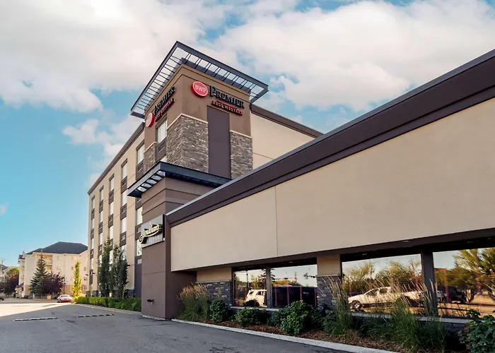 Best Western Premier Denham Inn & Suites Leduc