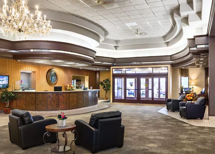 Grand Hotel Minot