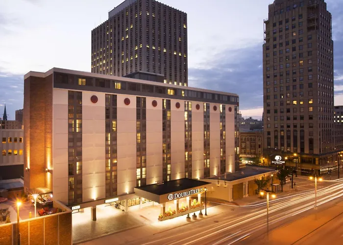 Hotel Doubletree By Hilton Milwaukee Downtown