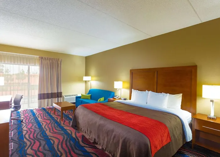 Baymont By Wyndham Bonita Springs Hotel
