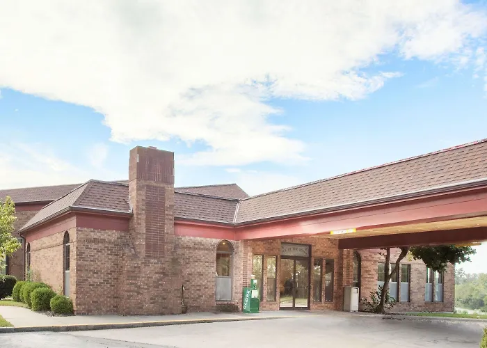Super 8 By Wyndham Atchison Hotel